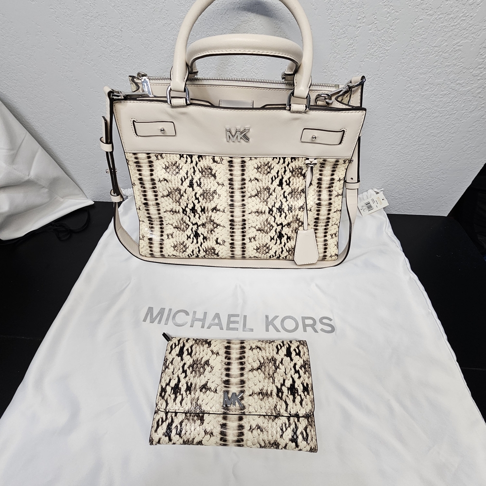 Michael Kors Cream and Tan Snake Print Wallet Genuine Leather - Picture 3 of 7